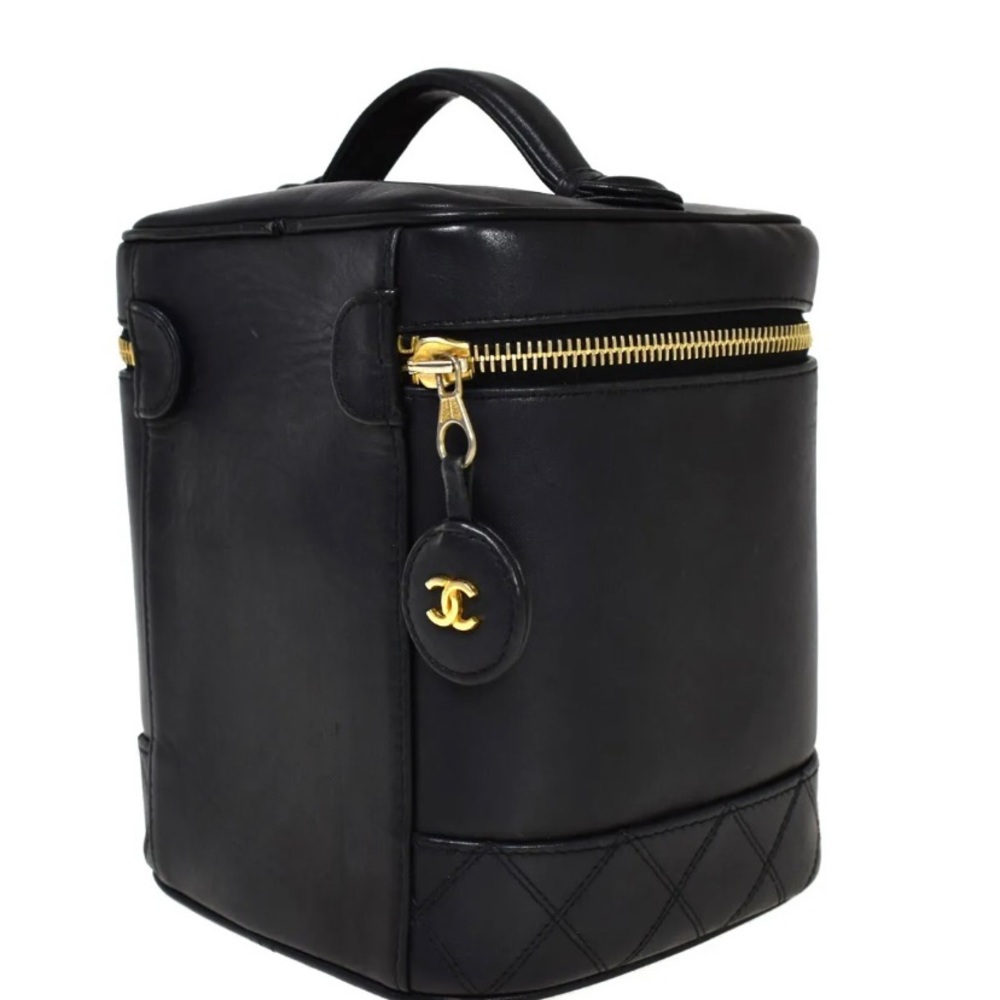♥️ CHANEL Vanity case